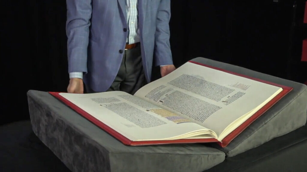 A Clarkson Book Mount is a foam bed that supports the entire length of the Heritage Edition (7:00). 