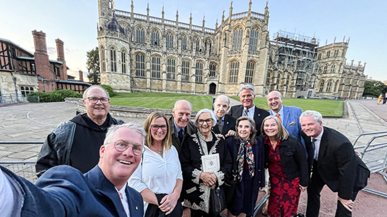 Eleven members of The Saint John’s Bible team (including the benefactors of this Bible) were present at Windsor Castle to present the Dedication page to the Royal Library.