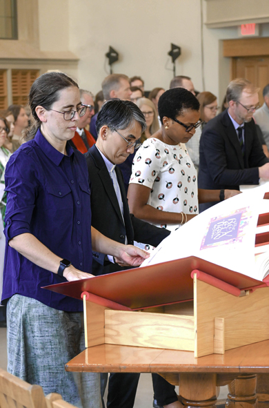 Seekers experience the Heritage Edition in the Duke Divinity School Chapel. 